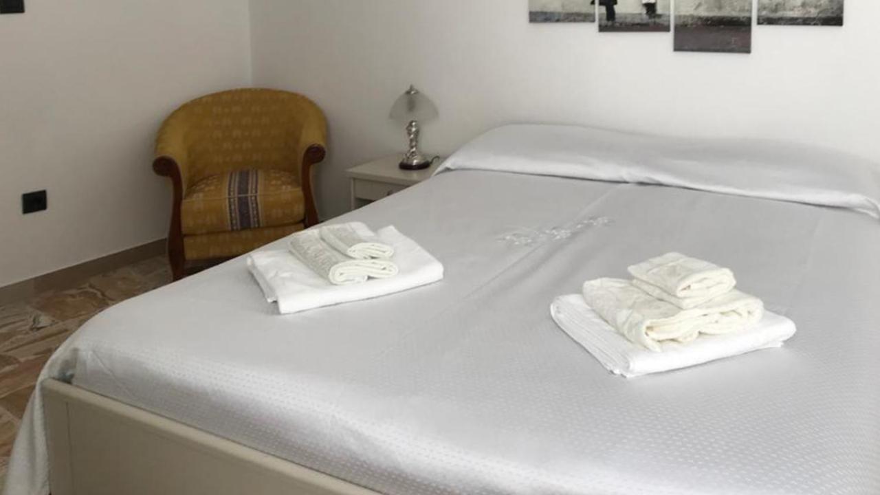 Casa Vacanze Zarinu Orgosolo Bagian luar foto