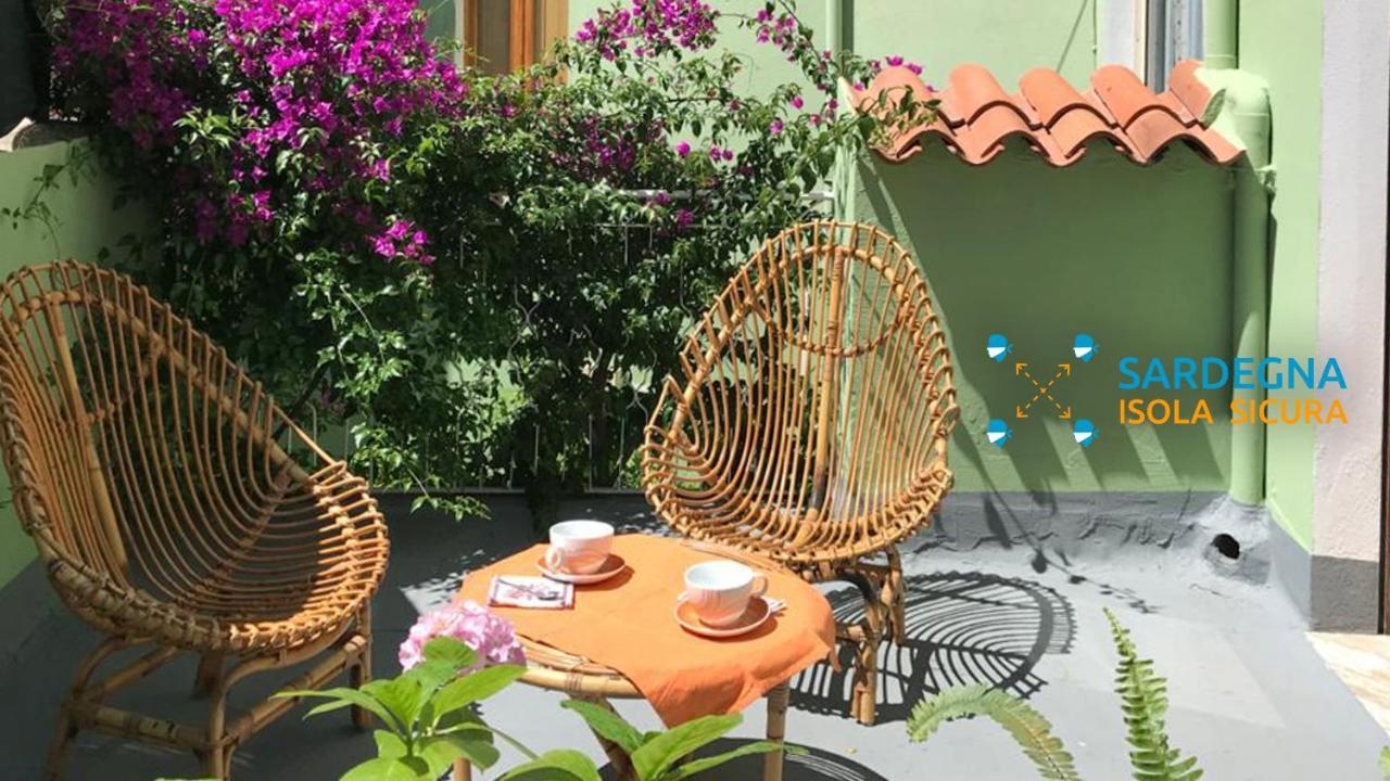 Casa Vacanze Zarinu Orgosolo Bagian luar foto