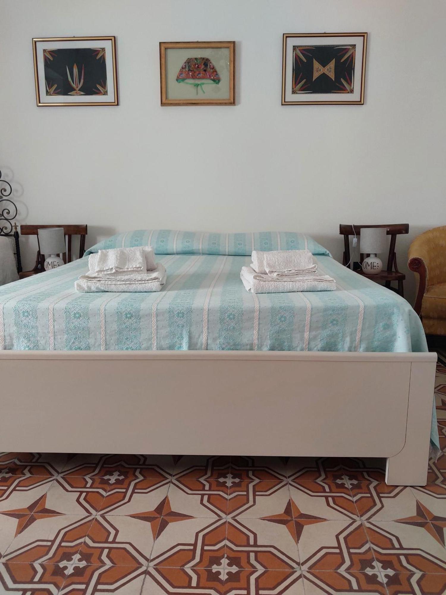 Casa Vacanze Zarinu Orgosolo Bagian luar foto