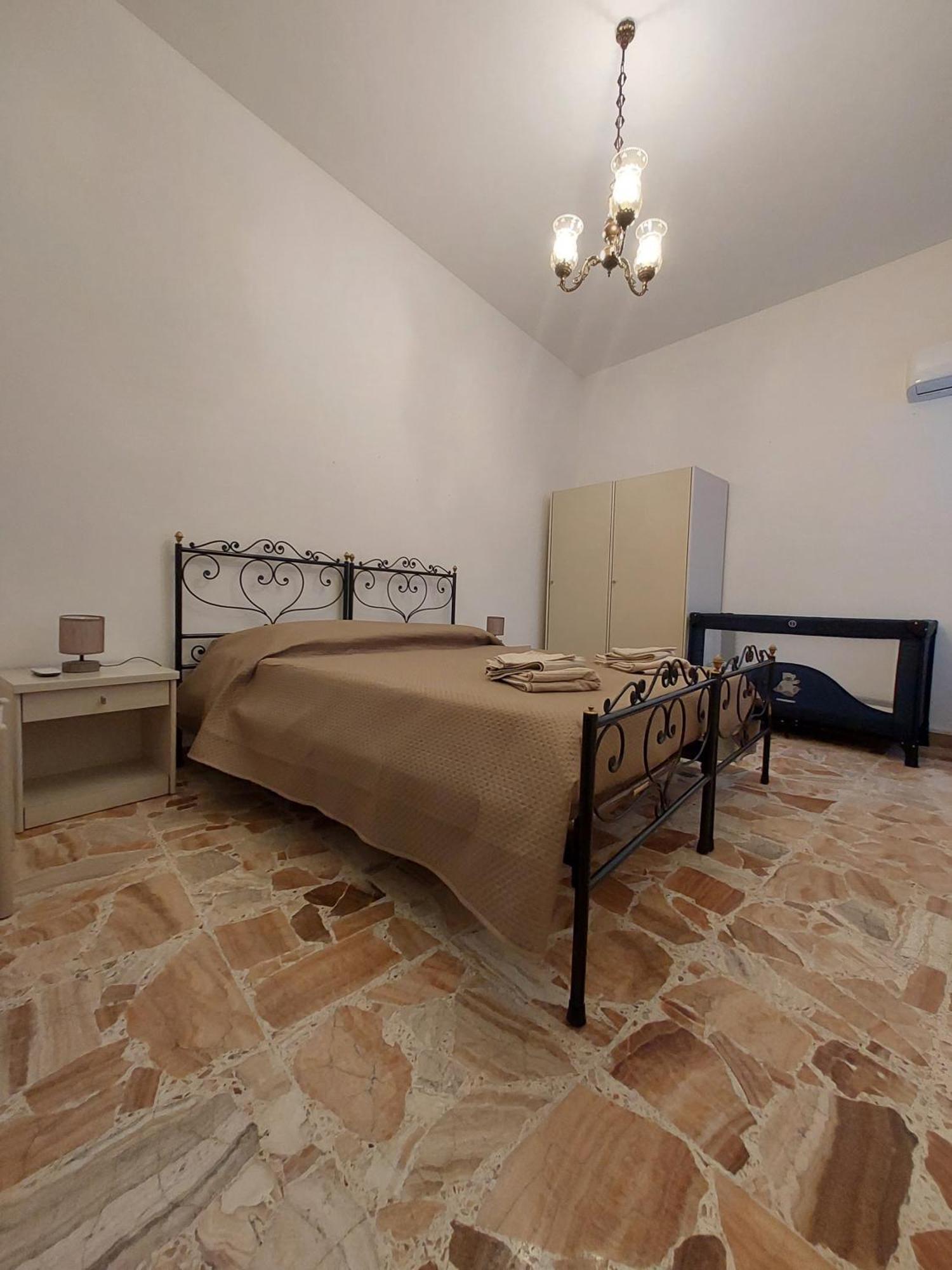 Casa Vacanze Zarinu Orgosolo Bagian luar foto