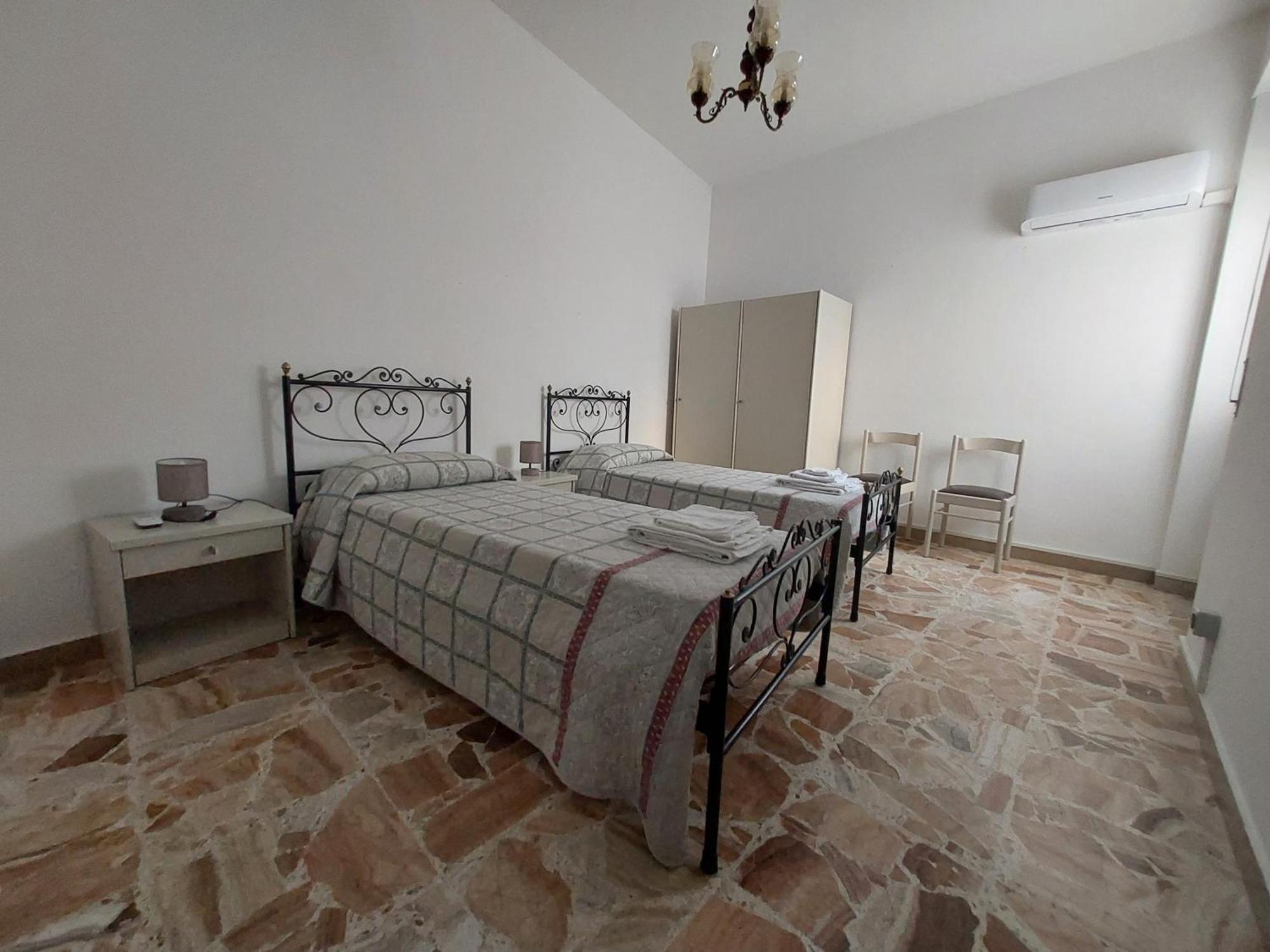 Casa Vacanze Zarinu Orgosolo Bagian luar foto
